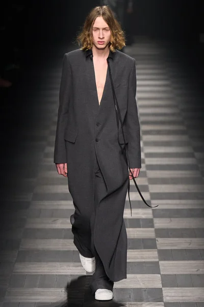 Look 34